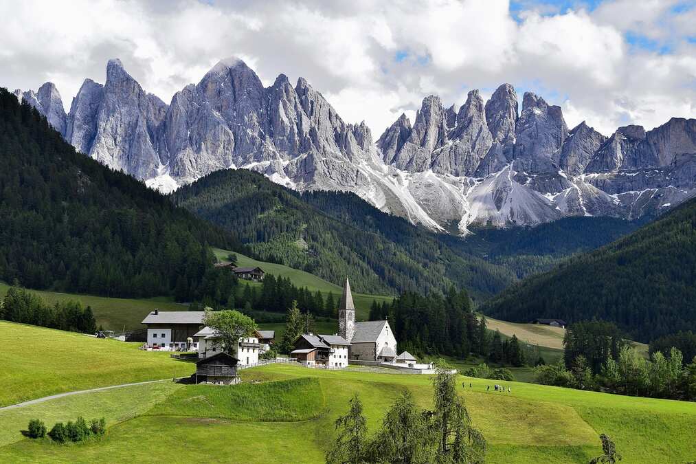 The Dolomites – Where Peaks Touch the Sky